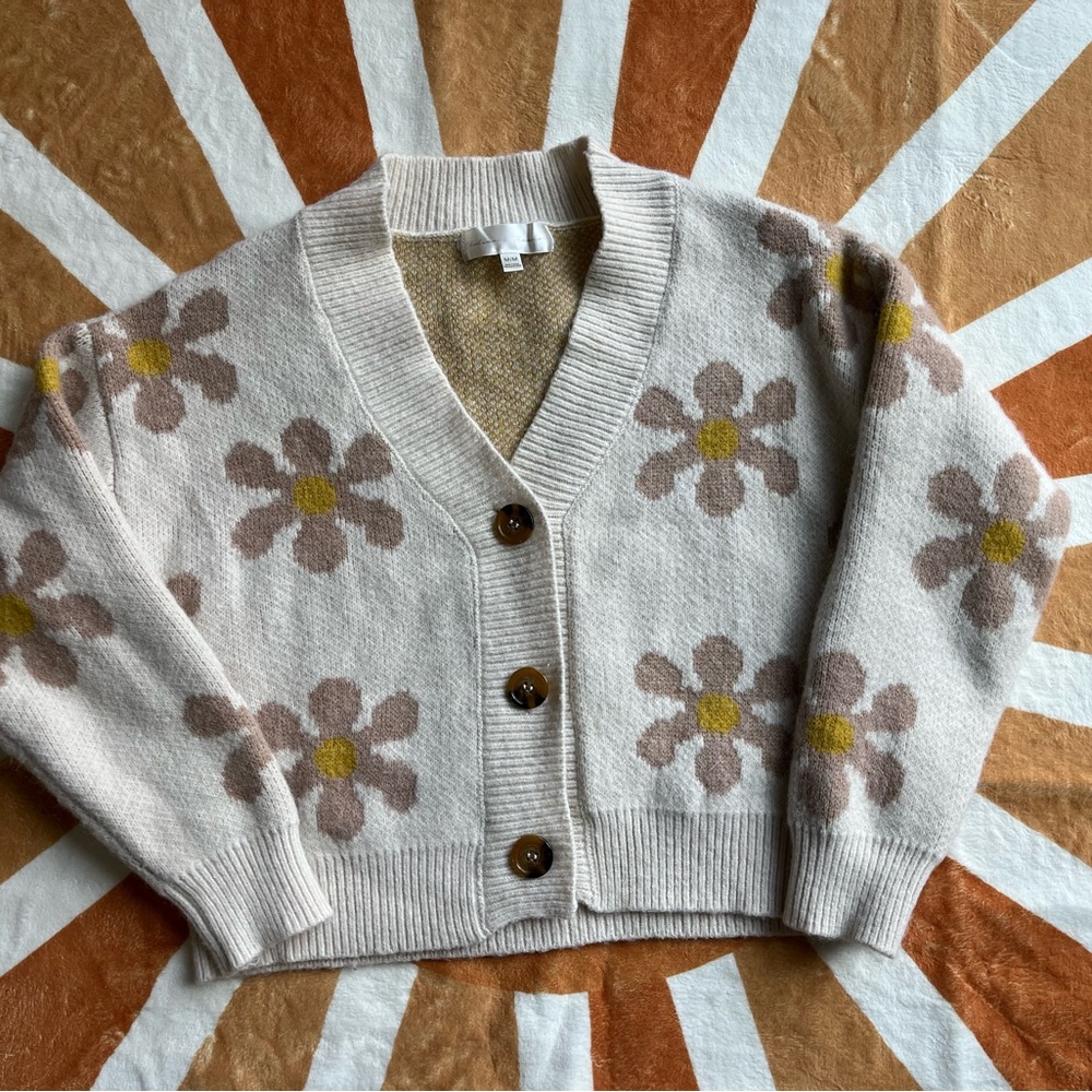 Chelsea & Theodore Women’s Floral V-Neck Sweater